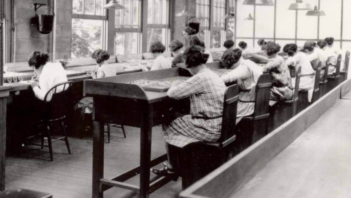 Radowe dziewczyny w prace (1922). Fot. domena publiczna