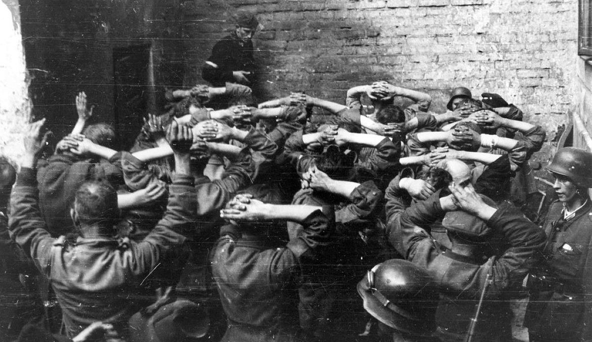 Niemieccy jeńcy w powstaniu warszawskim. Jak traktowano okupanta?